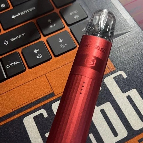 SP2S 鈦系列主機近距離實拍，顯示金屬表面紋理細節